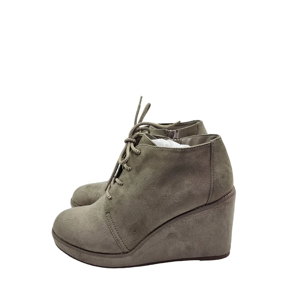Carlos Santana Women's Carlos by Carlos Santana Wills Lace Up Wedge -9.5 M